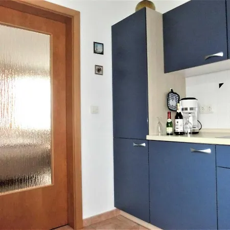 아파트 Familie Trieglaff Mit Carport Und Wlan 치노비츠