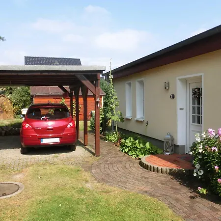 아파트 Familie Trieglaff Mit Carport Und Wlan 치노비츠