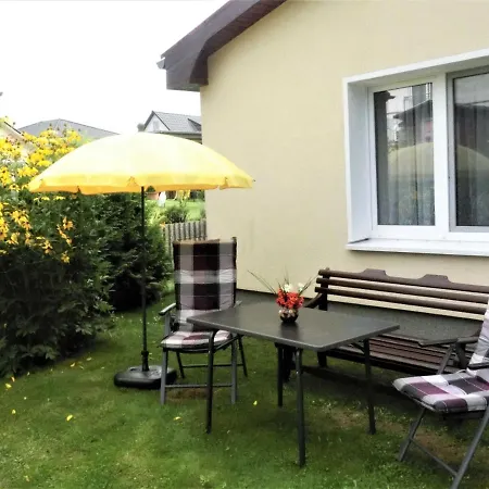 Familie Trieglaff Mit Carport Und Wlan 아파트 치노비츠