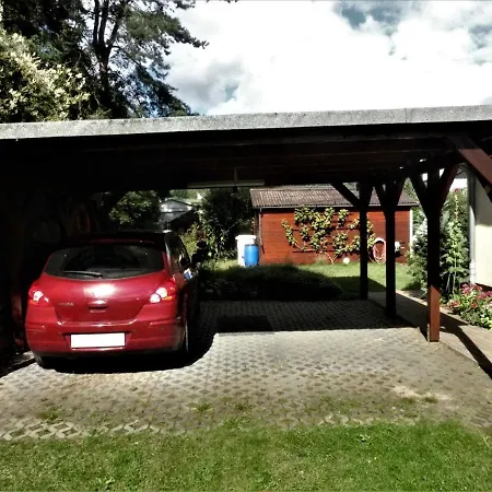 아파트 Familie Trieglaff Mit Carport Und Wlan 치노비츠